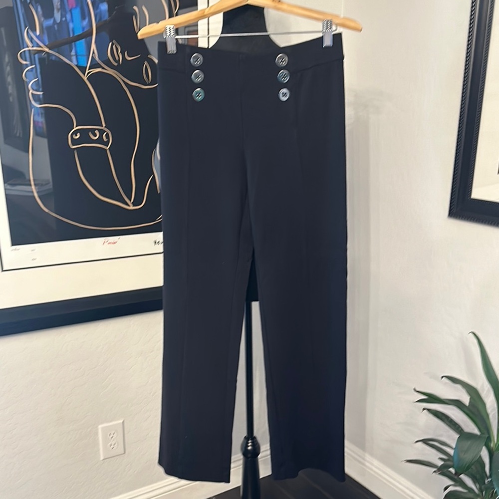 Black High-Waisted Ankle Pants with Wide-Leg Design